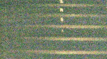 クリーニング前の熱交換器 天井ビルトイン形エアコン