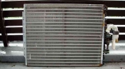 クリーニング前の熱交換器 神戸の床置形エアコン