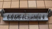 クリーニング前のルーバー（風向板）と吹出口 神戸の床置形エアコン