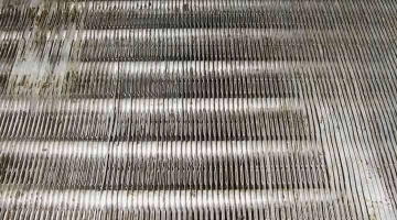 クリーニング後の熱交換器 京都の天井吊下形エアコン