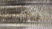 クリーニング後の熱交換器 京都の天井吊下形エアコン